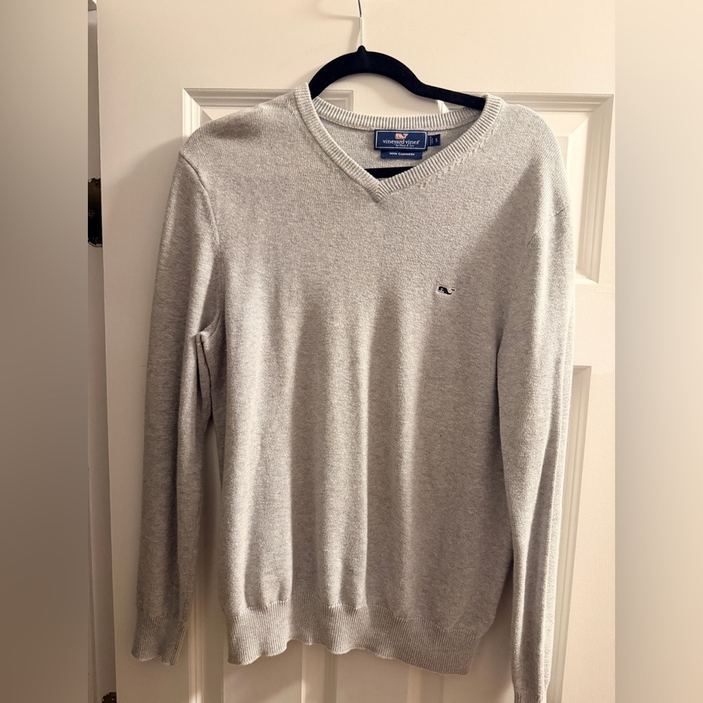 Vineyard vines men’s v neck sweater